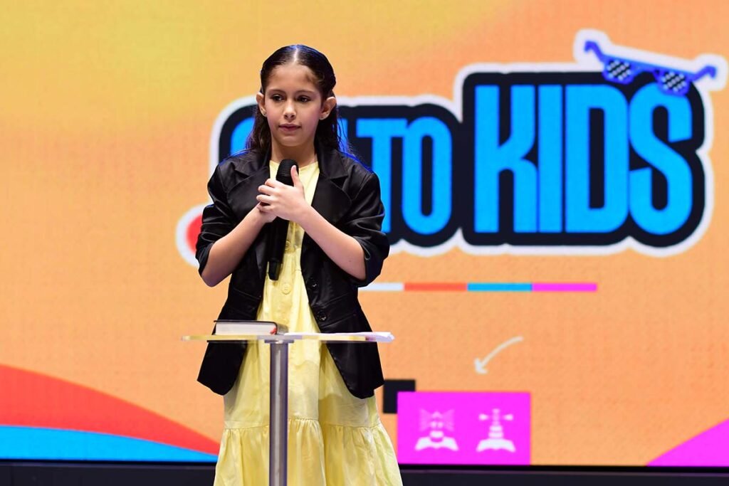 Daniela Cabral - Culto Kids Verbo da Vida