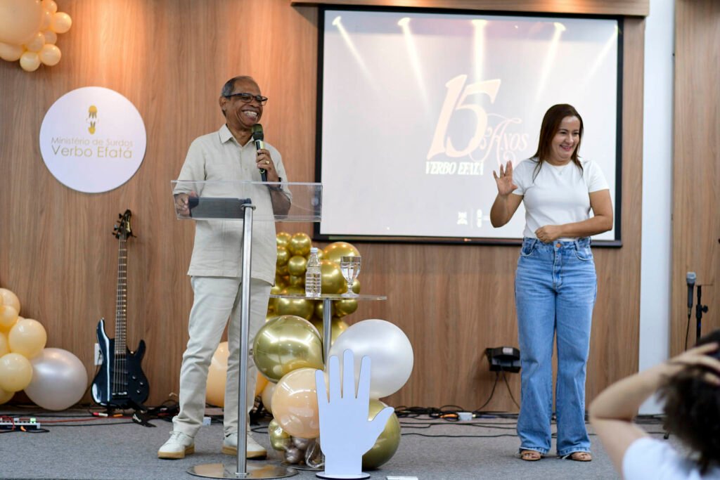Pr Heli lucas Ministrando nos 15 Anos do Verbo Efatá