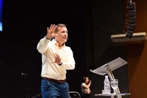 Pr. Darren Wray - Prioridade Absoluta: O Lugar de Deus na Vida Cristã